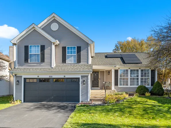 200 Meadow Lakes Blvd, Aurora, IL 60504