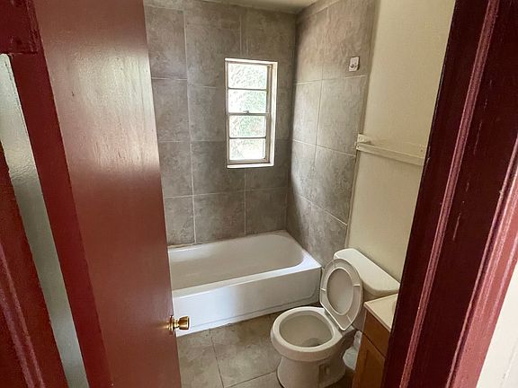 3rd image of 1234 E 26th St
