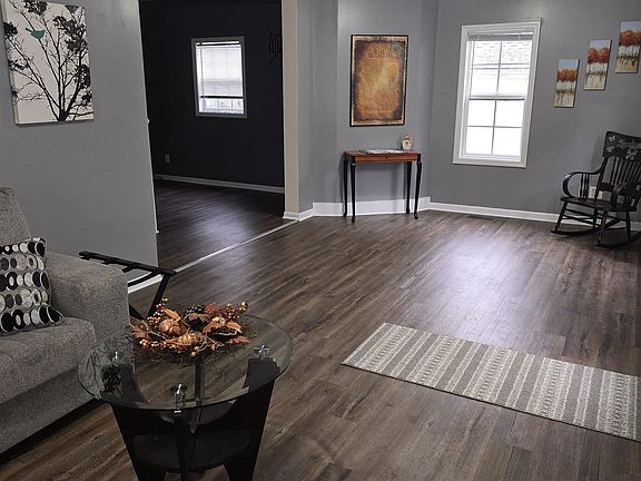 4th image of 1501 S Wall Ave