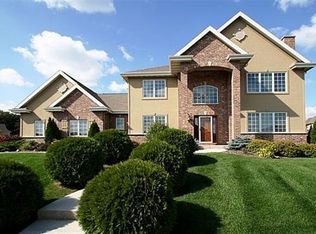 9814 Red Sky Dr, Middleton, WI 53562