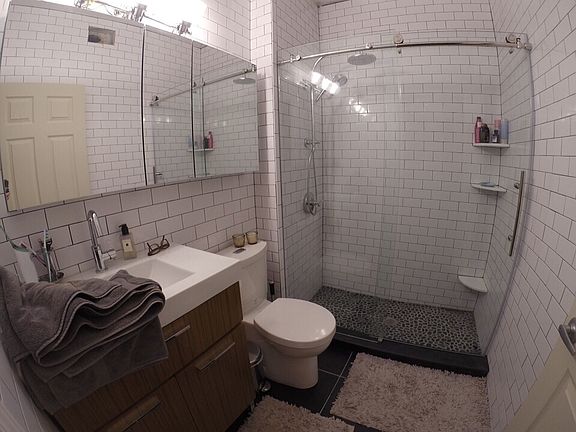 5th image of 54-60 McWhorter St #2DX