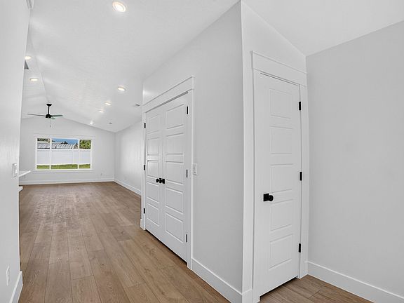5th image of 1286 Troy Ln