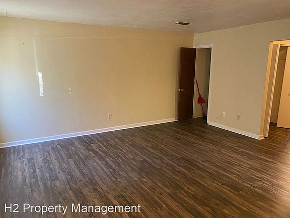 5th image of 123 Locke St APT A
