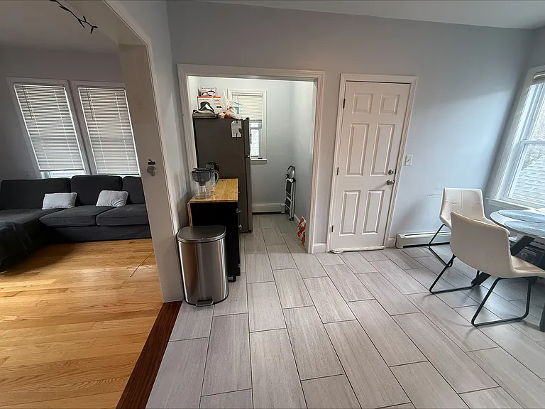 29 Waverly St #3 — Photo 9
