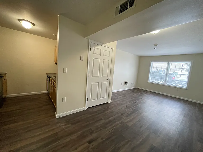 Redstone Apartments — Photo 25