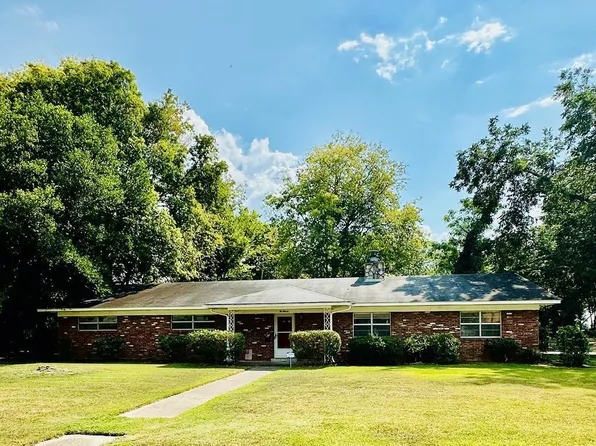 211 Clover Cir, Greenville, MS 38701