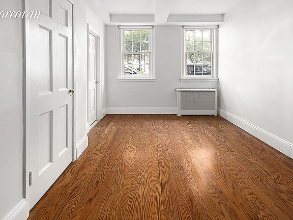4th image of 1001 Park Ave
