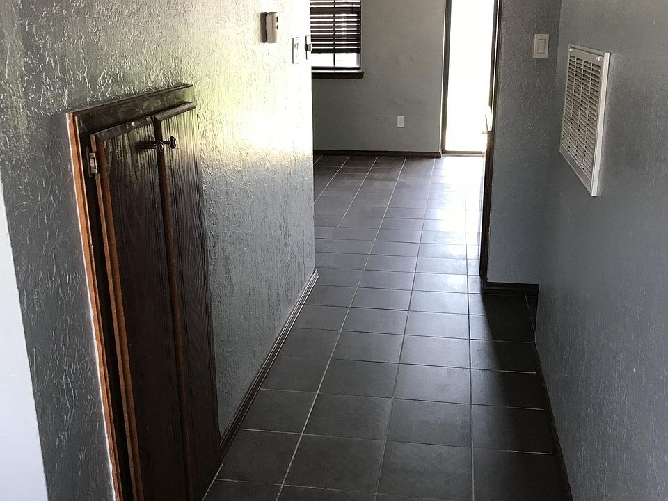 Entry Hallway