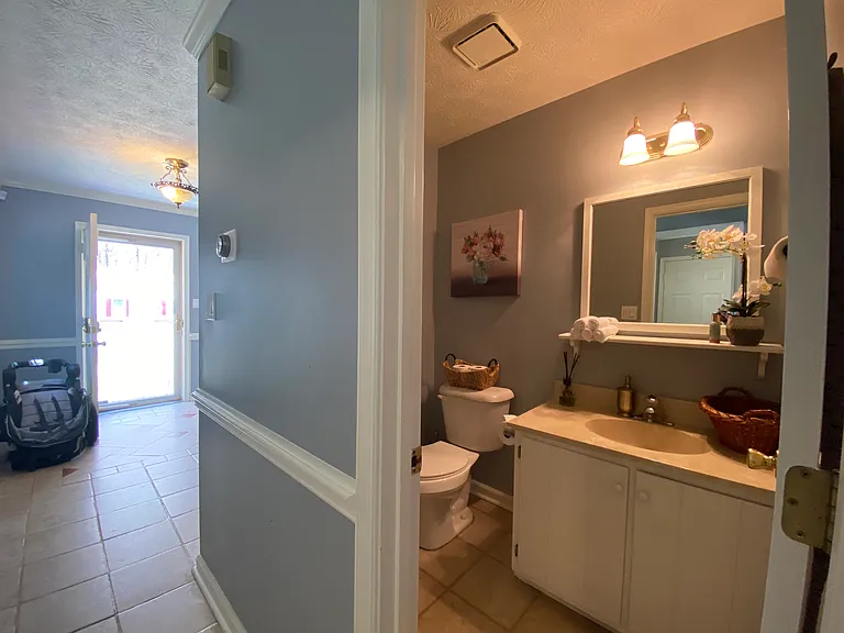 205 Fischer Dr — Photo 17