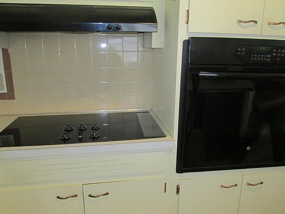 5th image of 1369 Westphal Ave