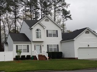 2717 River Oaks Dr, Chesapeake, VA 23321