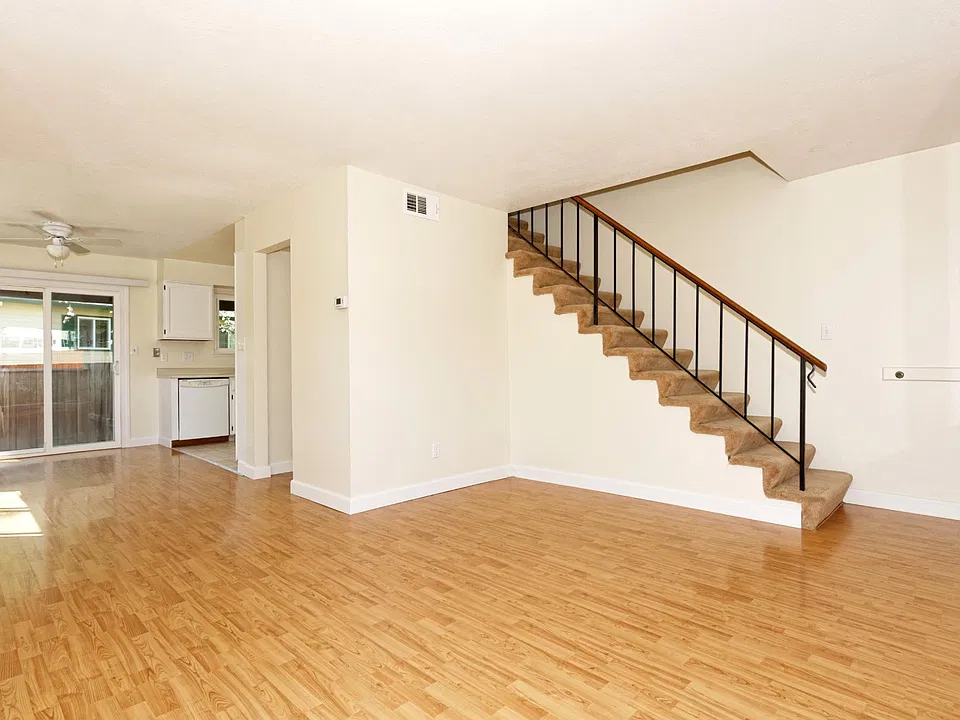 Living Room/Dining Area/Kitchen