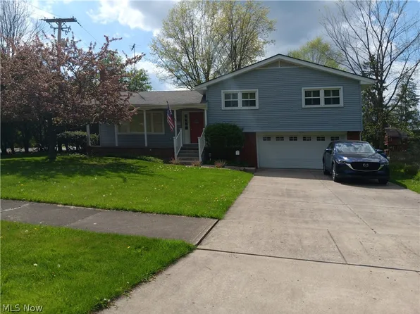 62 Grandview Ave, Hubbard, OH 44425