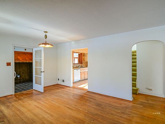 3rd image of 61 Mulligan Rd