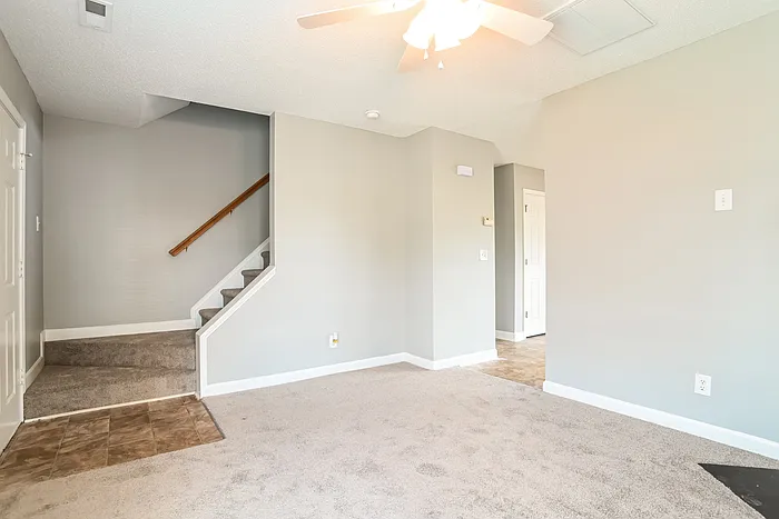 11833 Aubreywood Dr — Photo 2