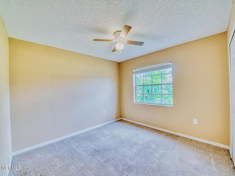 5628 Loma Vista Dr W — Photo 24