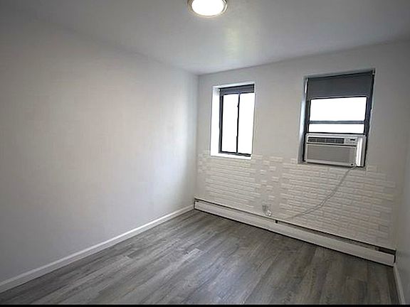 5th image of 167 Sands St APT 607