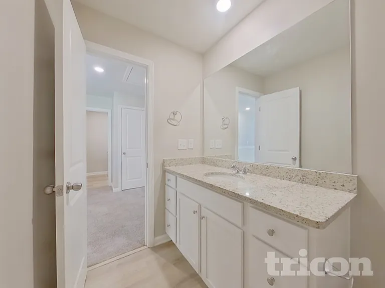 831 Bryson Lake Cir — Photo 10