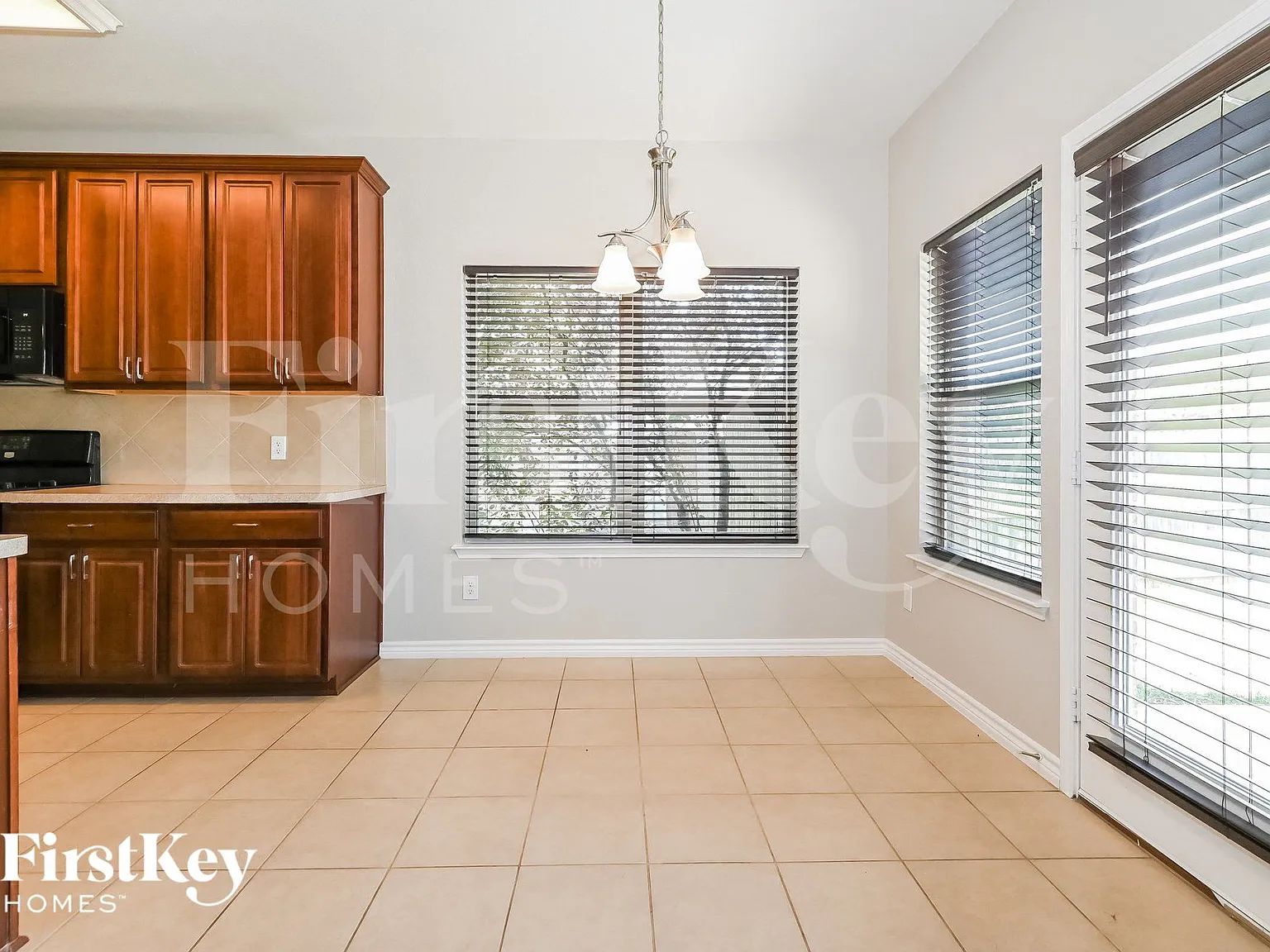 4 bed, 3.5 bath, 2761 sqft, $2,780 — Photo 4