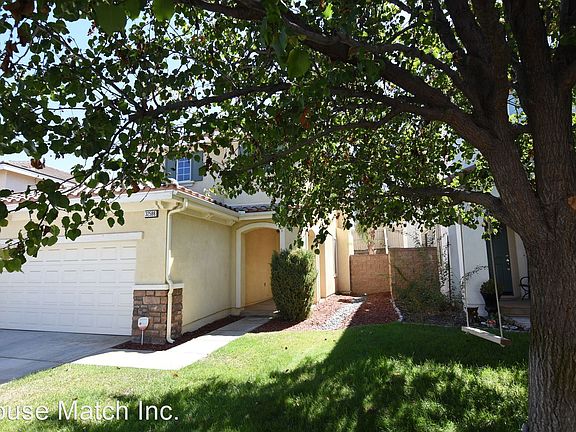 3rd image of 32588 Wildflower Dr