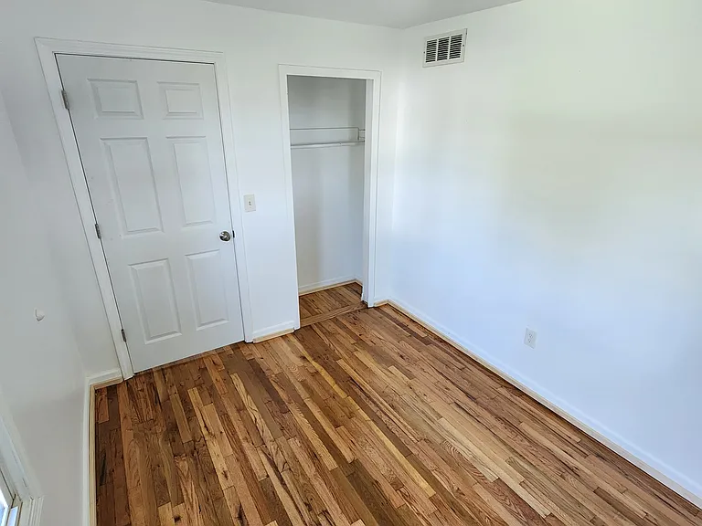 7130 Hollywood St — Photo 5