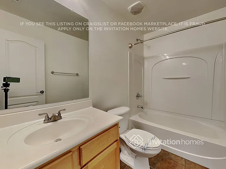 2246 E Bowker St — Photo 15
