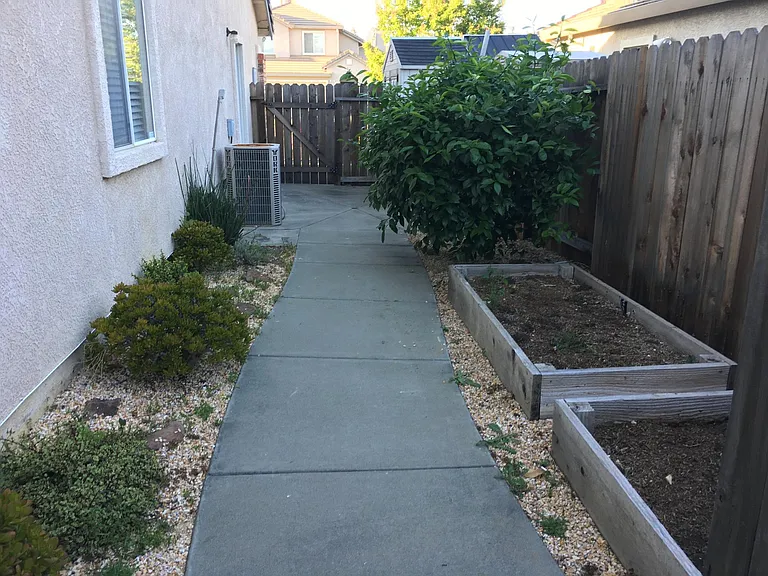 961 Celestine Cir — Photo 34