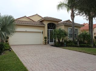 423 NW Springview Loop, Port Saint Lucie, FL 34986
