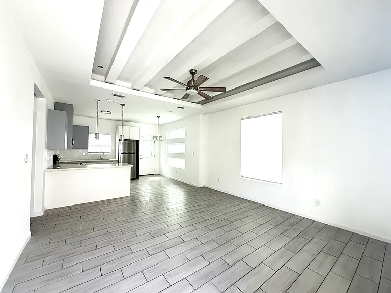 1625 W Marlin St #2 — Photo 2