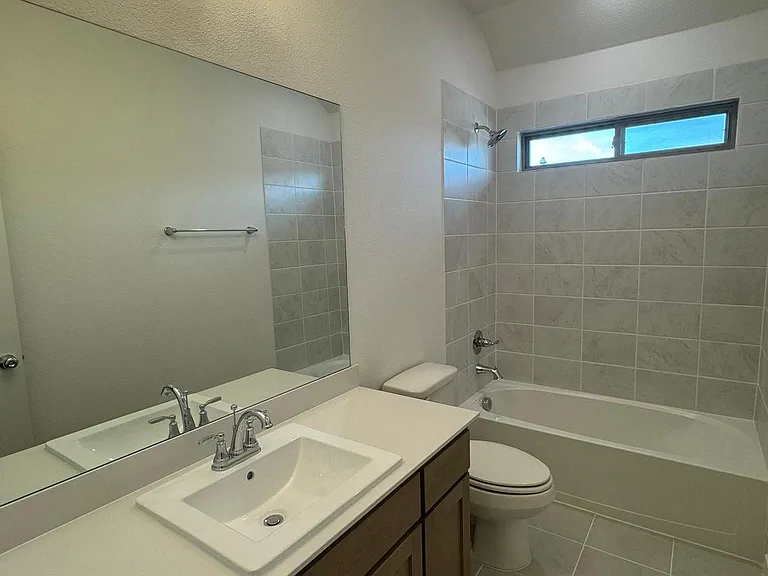 2817 Foxwood St — Photo 29