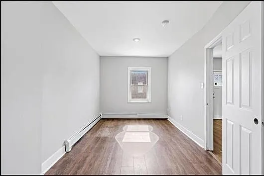 3 bed, 1.0 bath, $2,500 — Photo 3