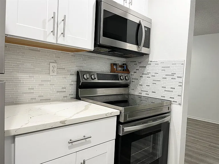 4135 NW 88th Ave #201 — Photo 3