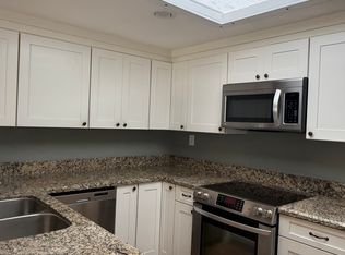 1886 Fairway Park UNIT B, Escondido, CA 92026