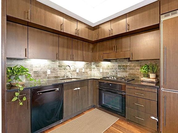 4th image of 150 Myrtle Ave APT 1005