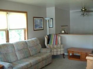 440 E Lake Shore Dr, Round Lake Park, IL 60073