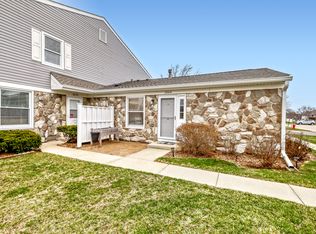 1064 Hampton Hbr #1064, Schaumburg, IL 60193