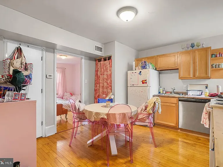 348 S 16th St #3F — Photo 3