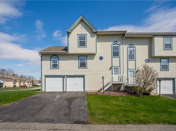 410 Suncrest Dr, Cranberry Township, PA 16066