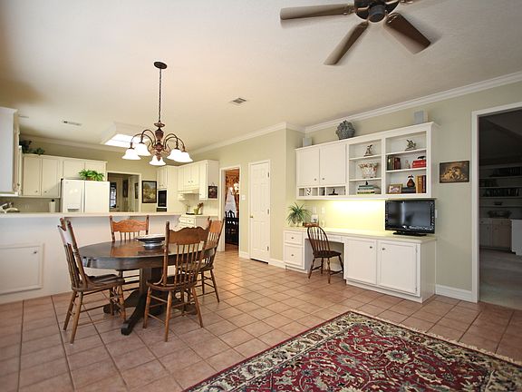 3rd image of 7490 Colonial Dr