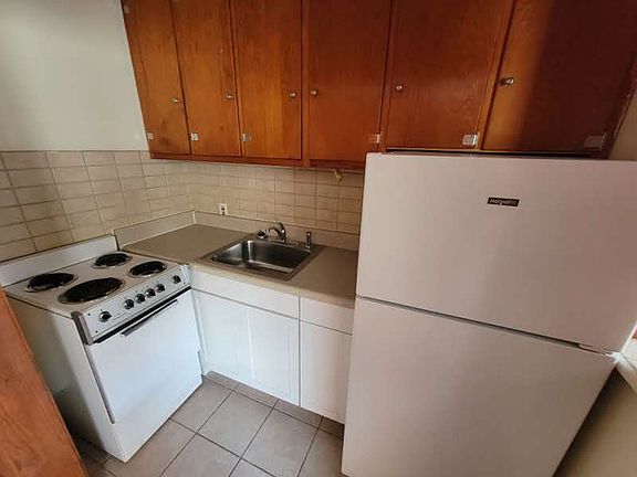 2nd image of 1315 N Elm St #2