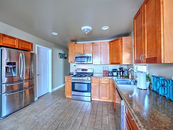 2nd image of 336 Crandon Ave