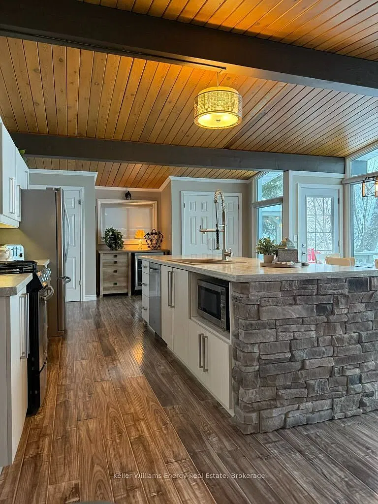 3 bed, $3,200 — Photo 4