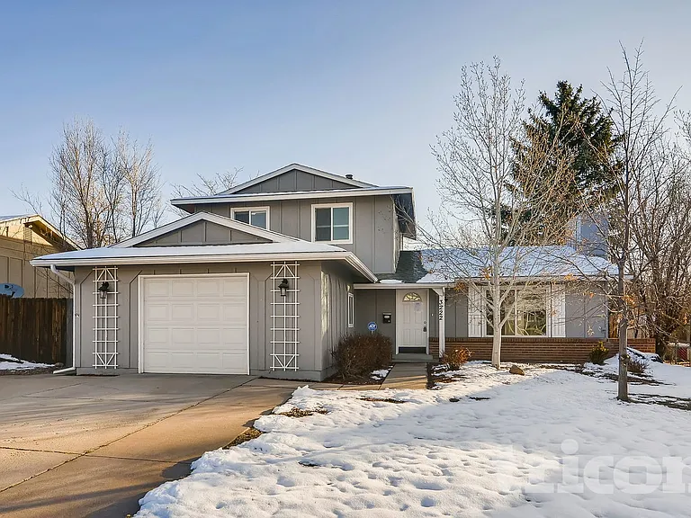 3222 Greenwood Cir — Photo 2