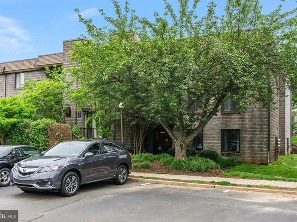 193 Southwark Ct, Holland, PA 18966