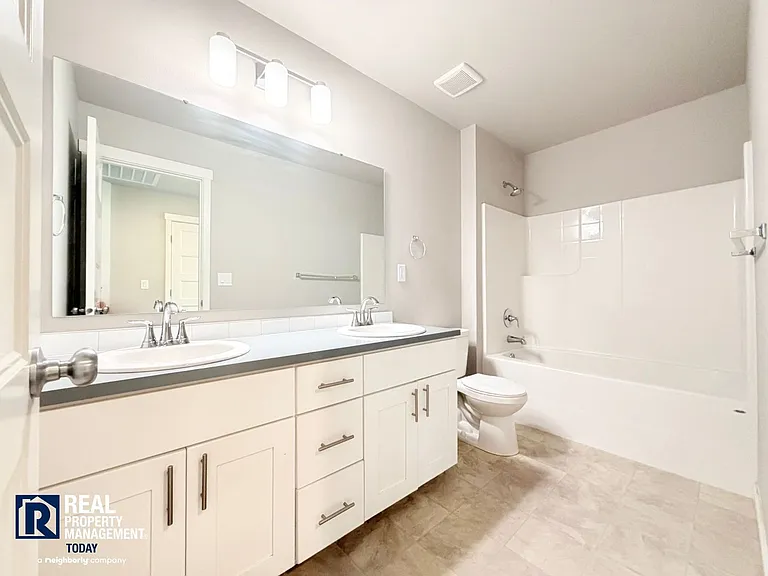 909 161st Street Ct E — Photo 16