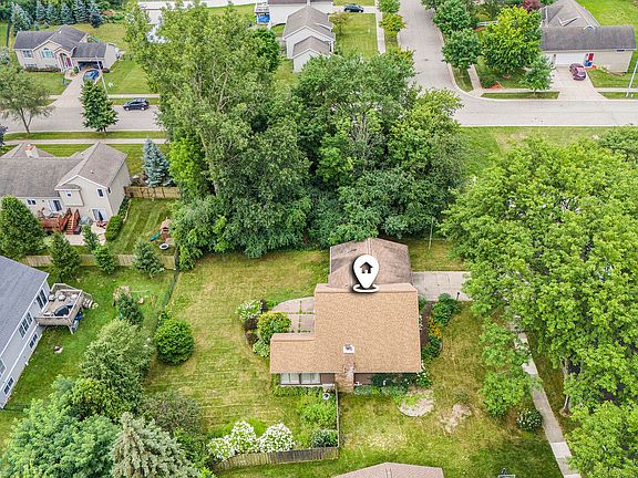 4th image of 1010 Applewood Dr NE #A