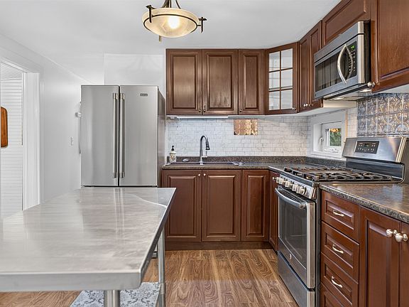 4th image of 221 Mount Herbert Rd