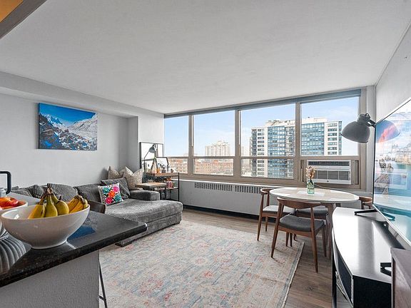 5th image of 3950 N Lake Shore Dr APT 1204