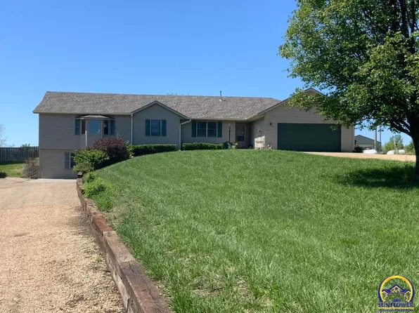 10311 Red Maple Dr, Meriden, KS 66512