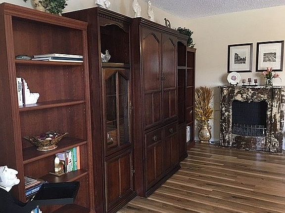 3rd image of 1609 Bentwood Dr